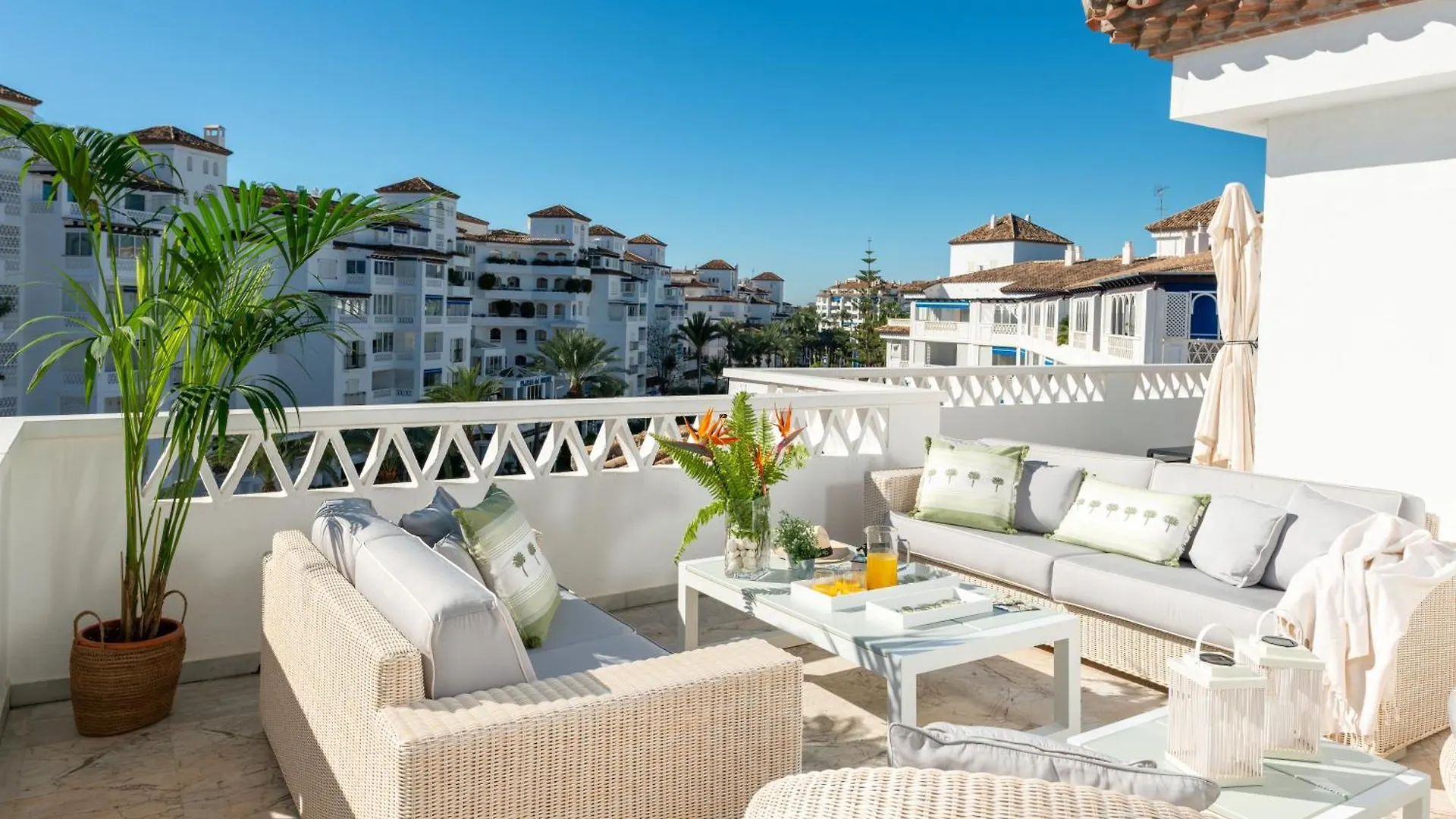 Wonderful Penthouse 3 Bedrooms In Puerto Banus -Marbella 0*, Marbella